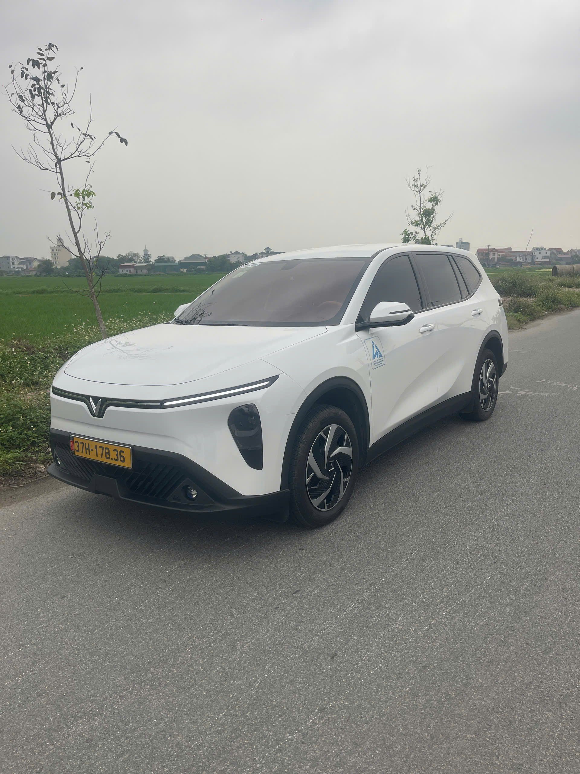 XE HỢP ĐỒNG VĂN PHÒNG